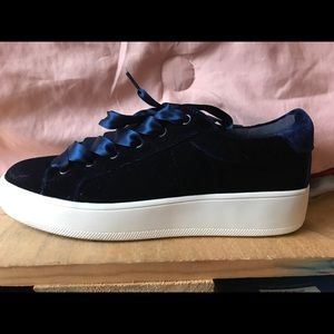 Steve Madden blue platform sneakers